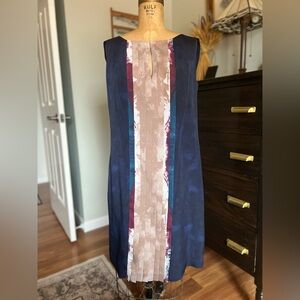 Lavia navy dress with pleated front and key hole eur size 44, us 8